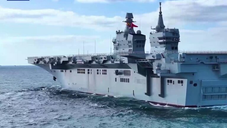 中國海軍076型兩棲攻擊艦「四川艦」完成關鍵設備安裝 預計年底入列