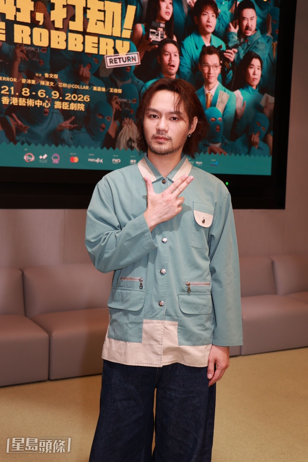 巢嘉倫憑《完美的世界》獲得舞台劇獎最佳男配角（悲劇/正劇）。