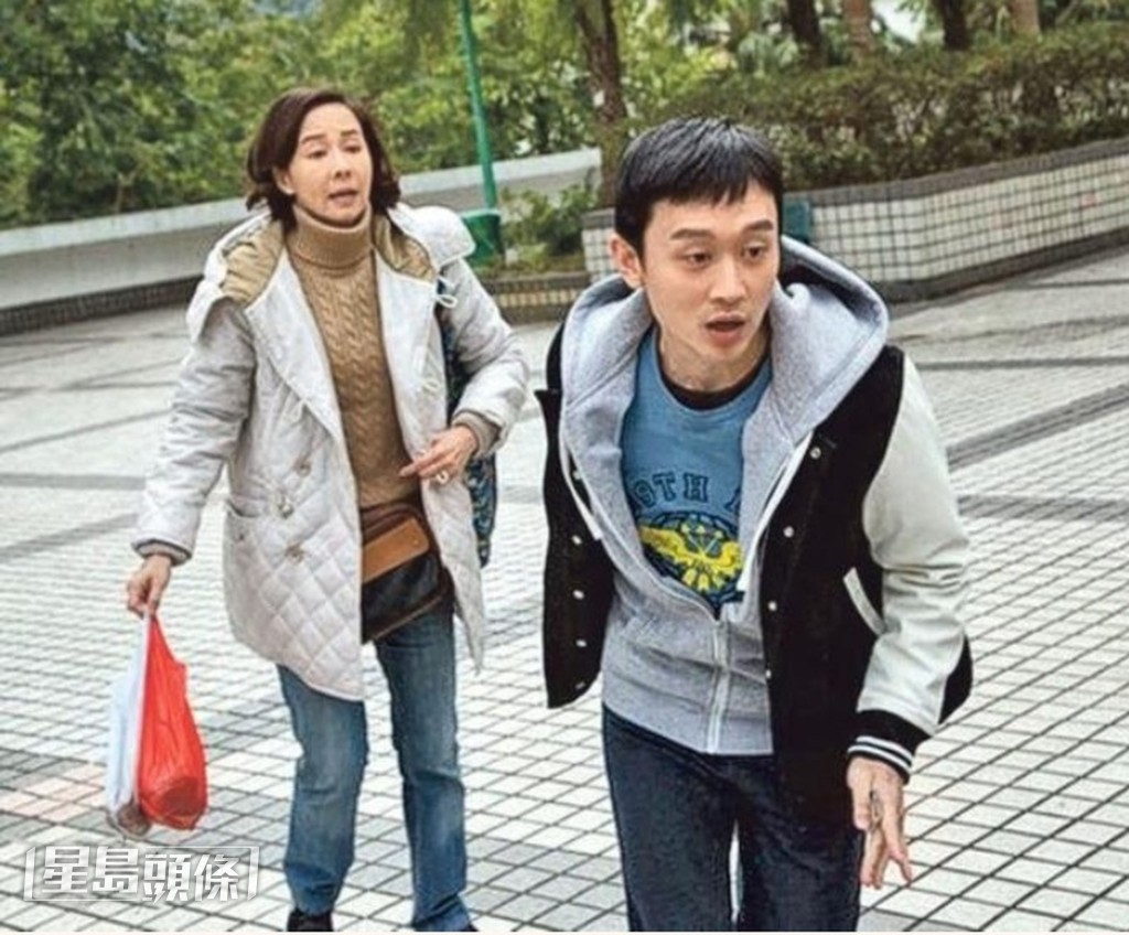 凌文龍從舞台劇界轉戰影壇,首部電影作品便是與毛舜筠合作的《黃金花》。