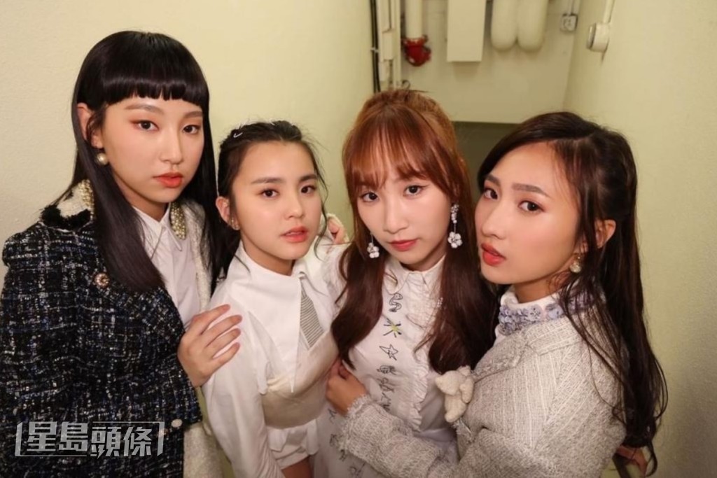 After Class原由炎明熹、姚焯菲、詹天文及鍾柔美組成,隨著炎明熹離隊,成員各自發展。
