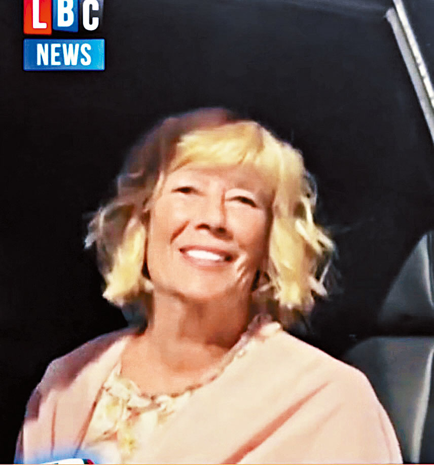 Taylor阿姨受訪稱婚禮上一對新人「又哭又笑」。