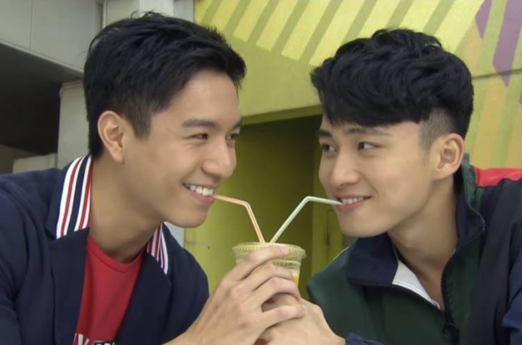 周嘉洛與吳偉豪同為TVB第28期藝訓班學員，憑《愛‧回家》角色逐漸入屋。