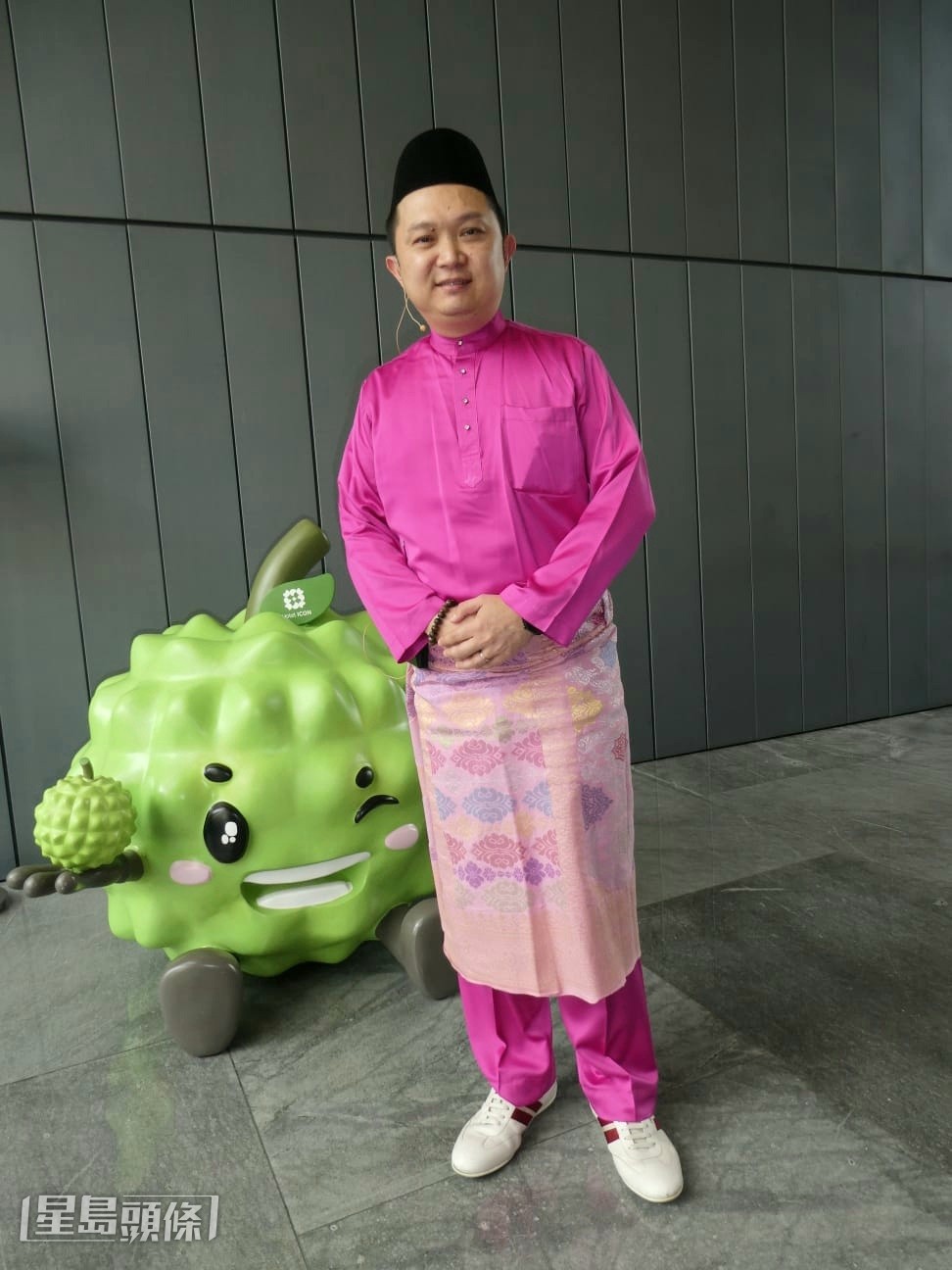 有「榴槤王子」之稱的何偉誠師傅。