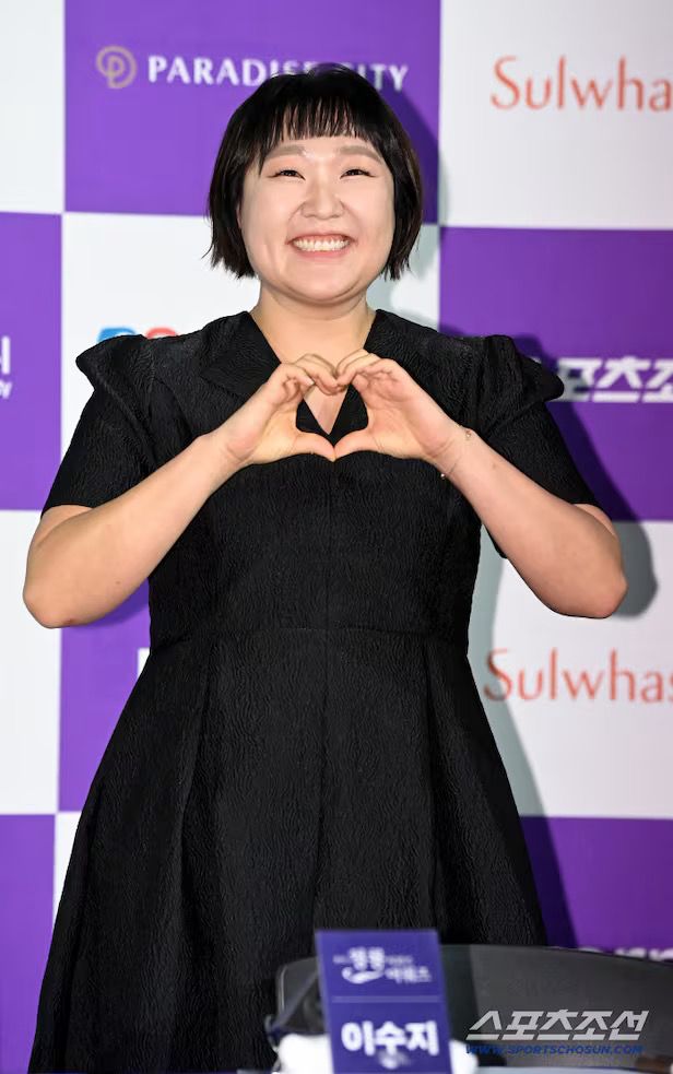上屆最佳女綜藝人得主笑言，今年這個獎項也應該屬於她。