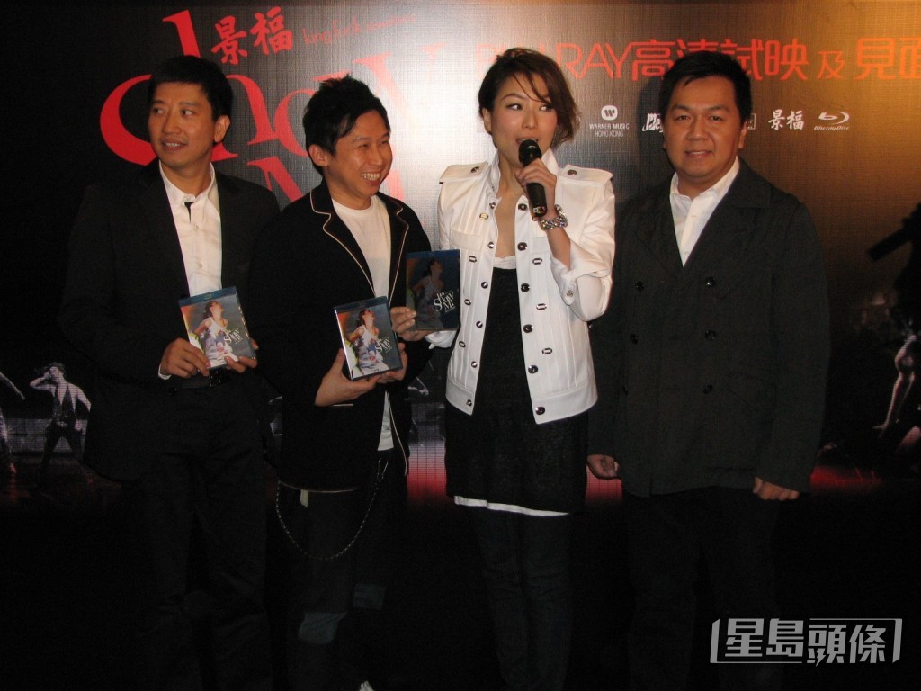 郭啟華當時因突然不適送院,發現是中風,需入住ICU,工作全面暫停。