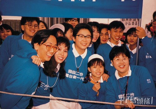 郭啟華於1988年加入商業電台,曾任DJ、助理節目總監及創作總監。