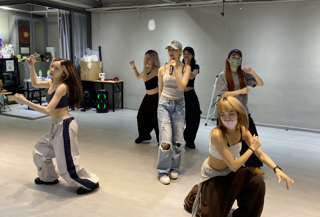 她同時鍛鍊體能,確保在舞台上有足夠力量發揮。