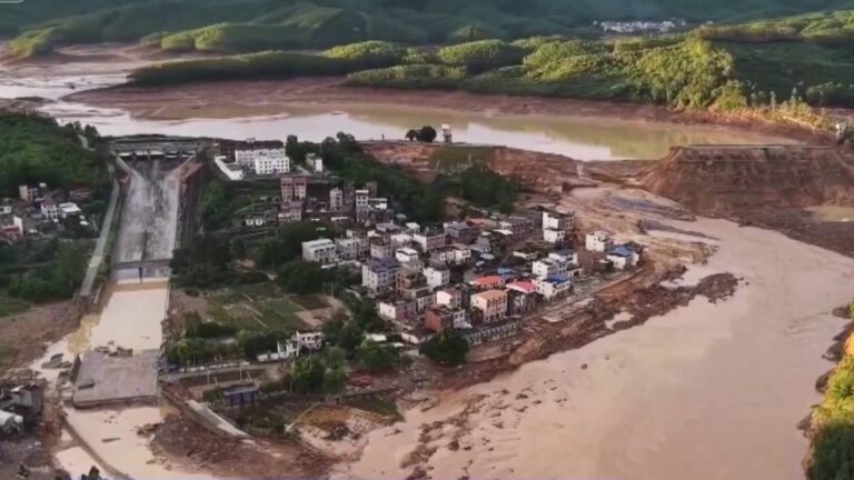 廣西六藍水庫決堤致村落成孤島 逾200村民靠互助與無人機空投渡難關