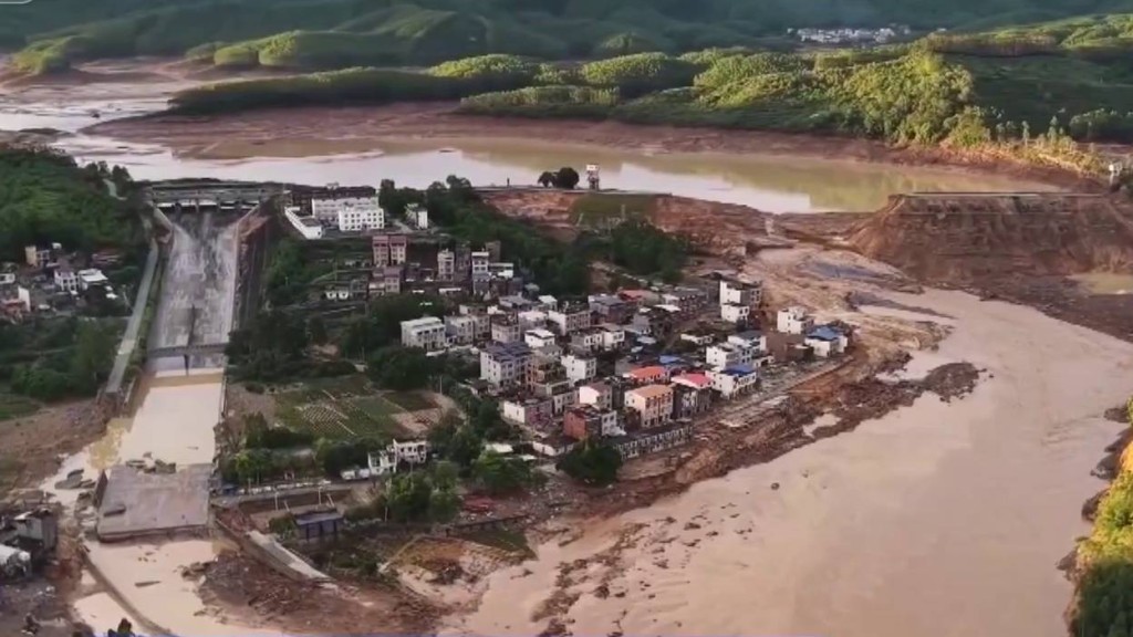 廣西六藍水庫決堤致村落成孤島 逾200村民靠互助與無人機空投渡難關
