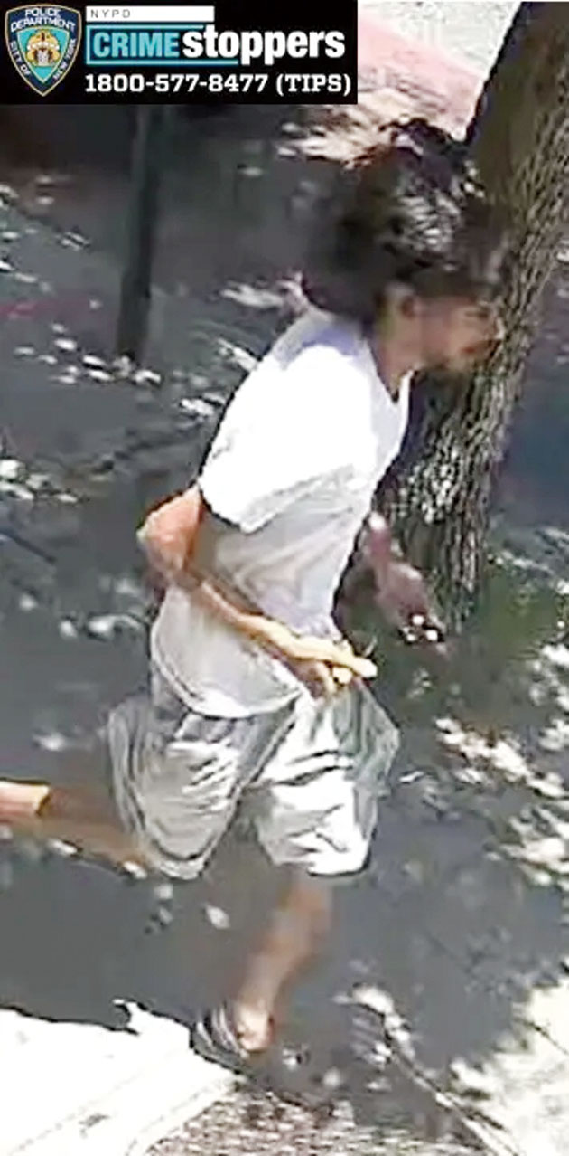 警方目前正通緝涉案疑犯。NYPD