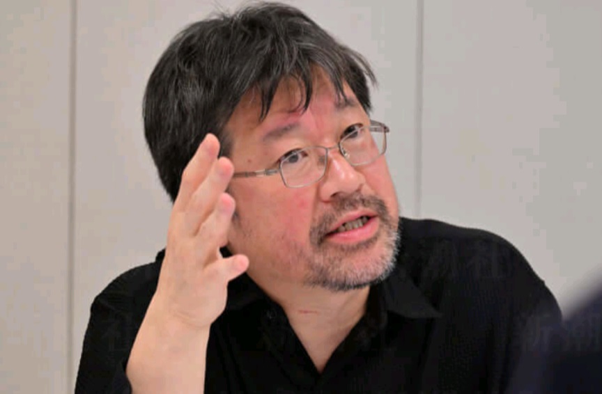 事件曝光後,佐藤二朗首度接受訪問,面容憔悴的模樣反映其狀態不佳。