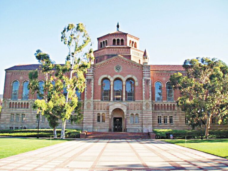UCLA圖書館系統稀有且具歷史價值中文手稿遭到39歲男子偷竊。維基百科