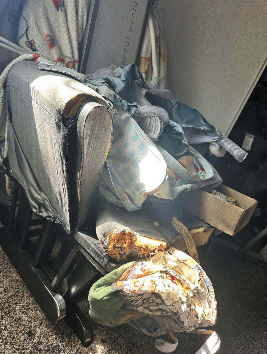 嬰兒房內物品受損。GoFundMe