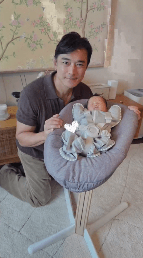黃長興表示媽媽非常開心,能夠見到最年幼的孫女。