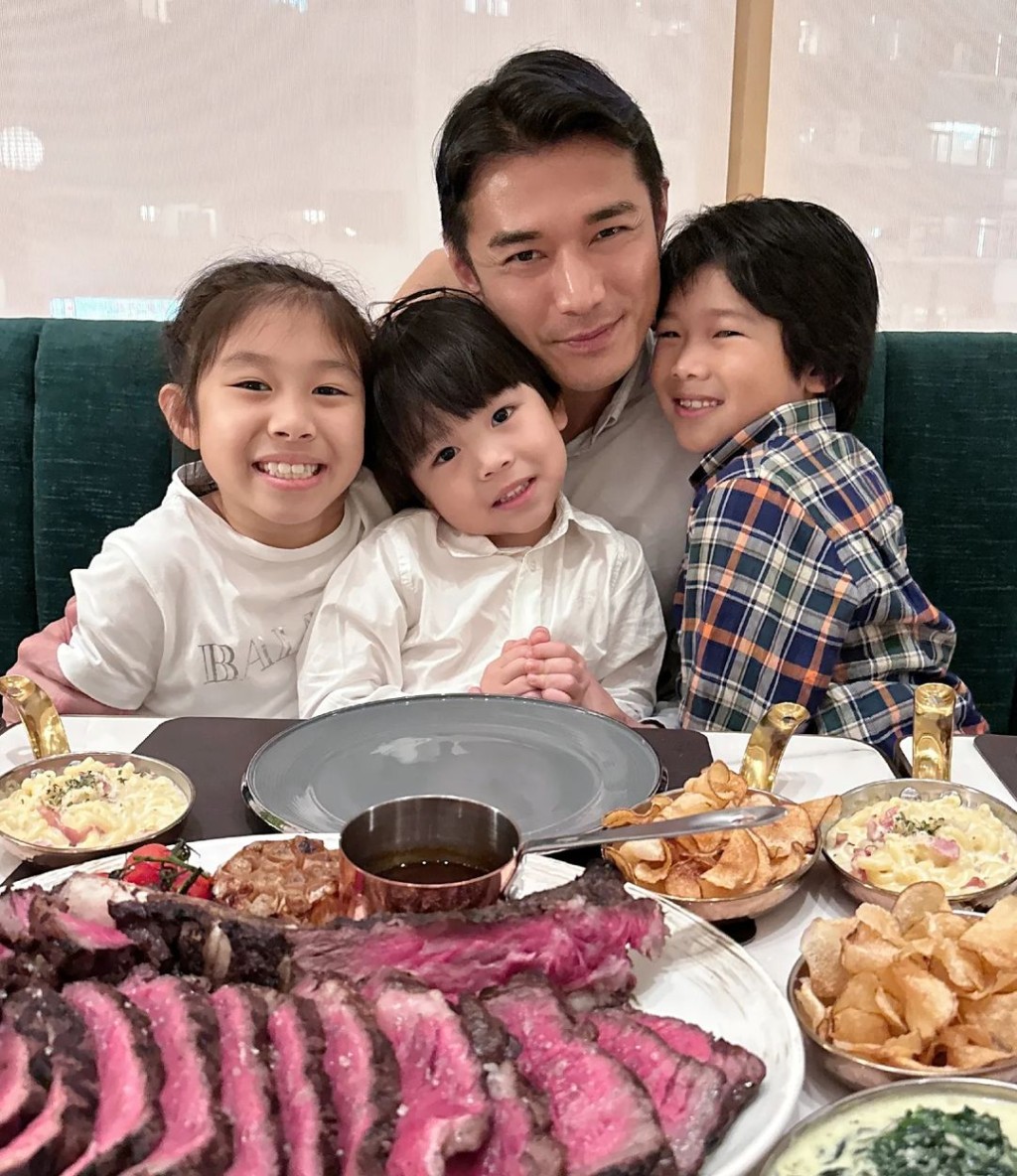 黃長興疼愛子女,重視陪伴他們成長。