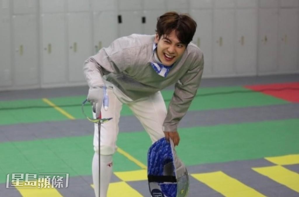 Jackson曾為香港奪得亞洲青少年擊劍錦標賽金牌,出道後重拾劍擊感觸甚深。