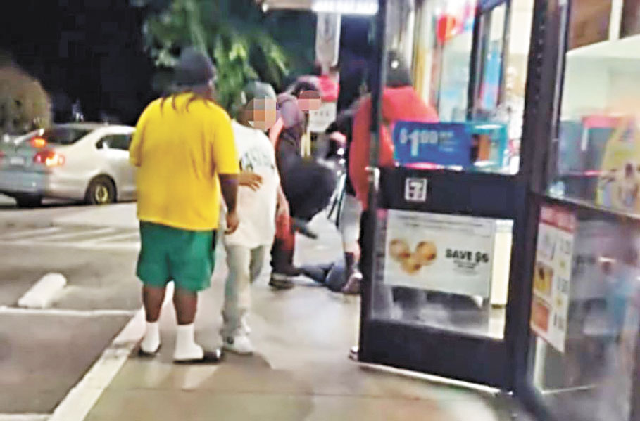 八人因涉嫌在聖荷西一家7-Eleven便利商店門口參與幫派毆打事件被捕。聖荷西警察局