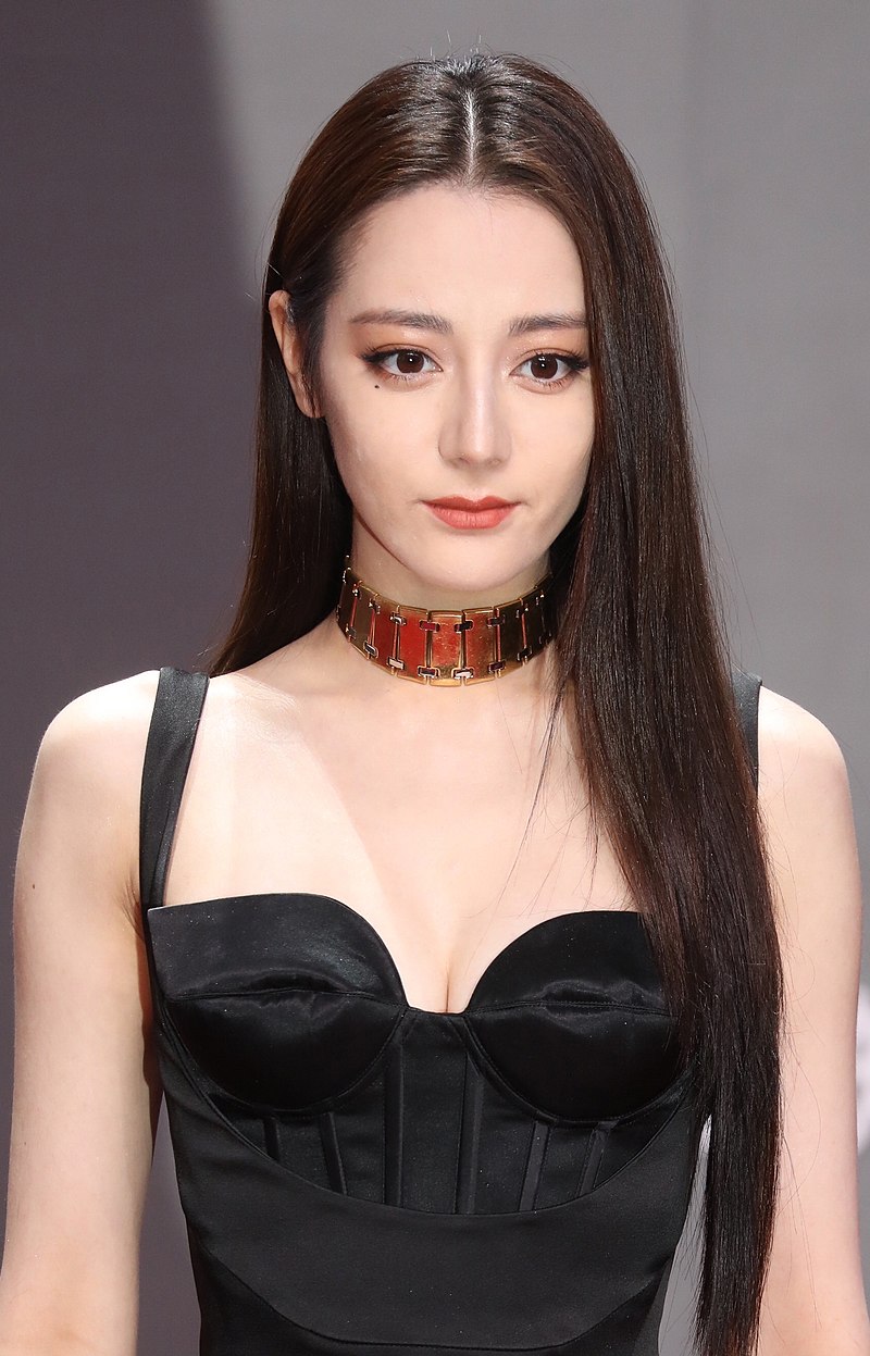 迪麗熱巴為《功夫女足》角色增肥二十磅,形象大變。