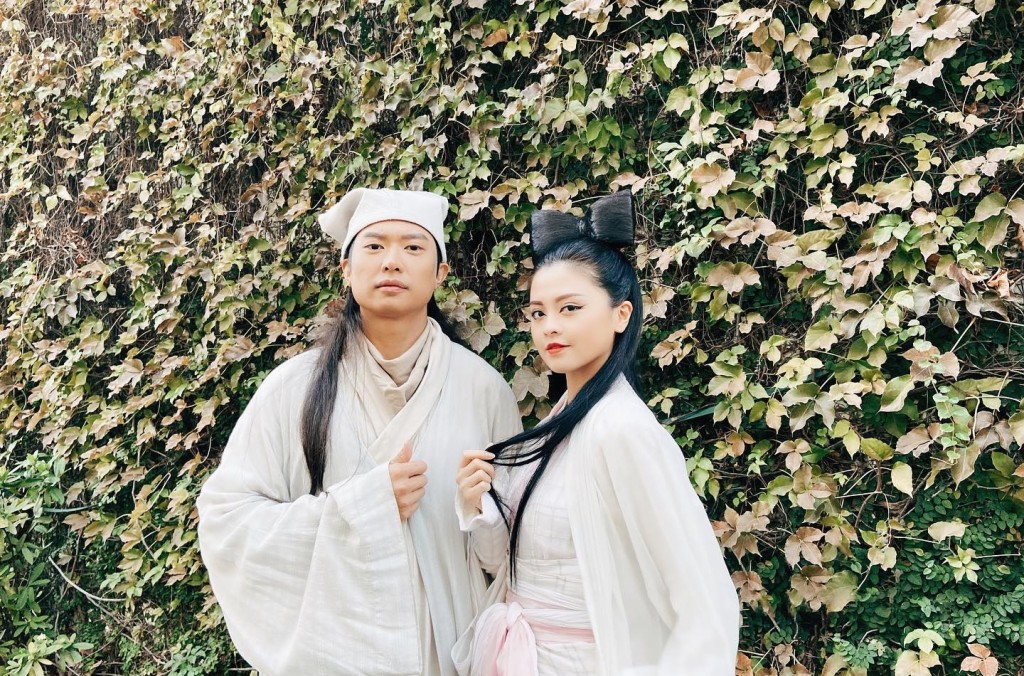 她曾在《愛.回家》的劇中劇裏,以造型向《倩女幽魂》致敬。