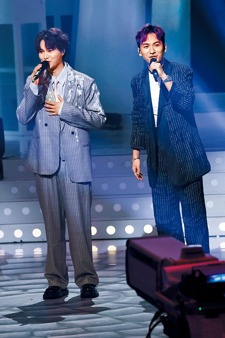 周吉佩（右）、胡鴻鈞這晚拍檔演出。