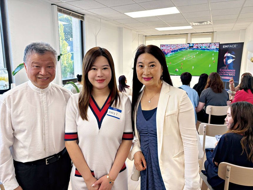 (左起)吳皓院士、鐘佩希、方柳君在派對現場合影。 李強攝