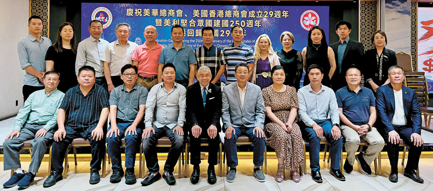 部分出席11日答謝宴嘉賓合影。 張之銘攝