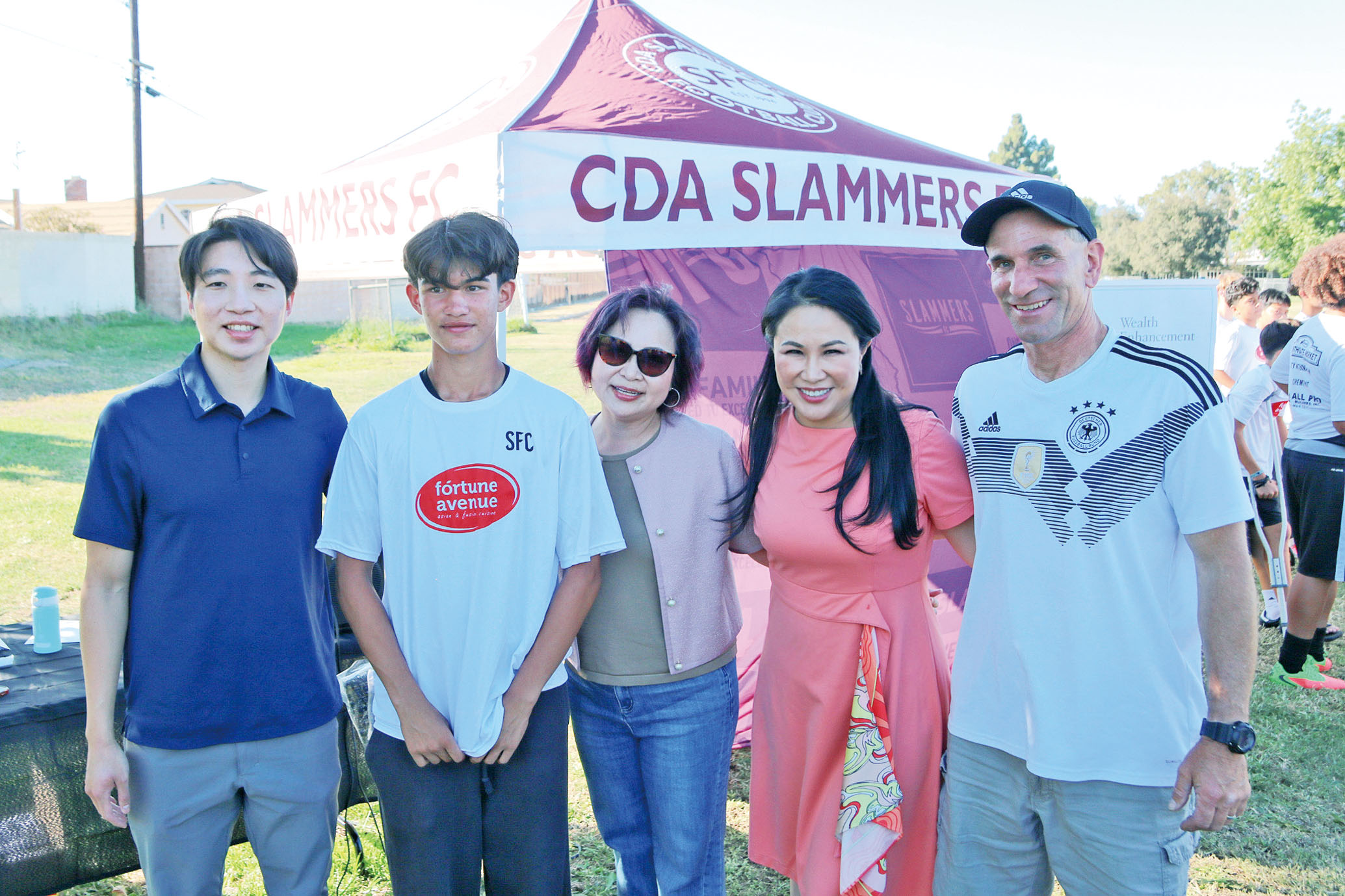 青少年足球勁旅Slammers FC Boys 2012集體大合照。受訪人提供