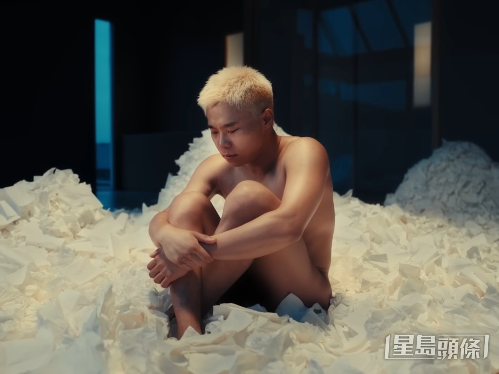 湯令山推出的歌曲《用背脊唱情歌》反應熱烈。