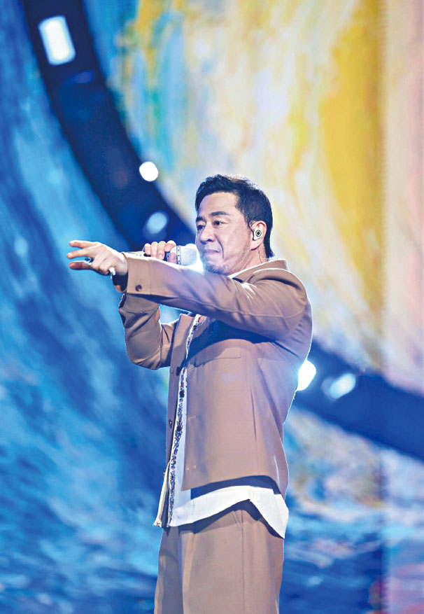 楊坤演唱多首金曲。網上圖片