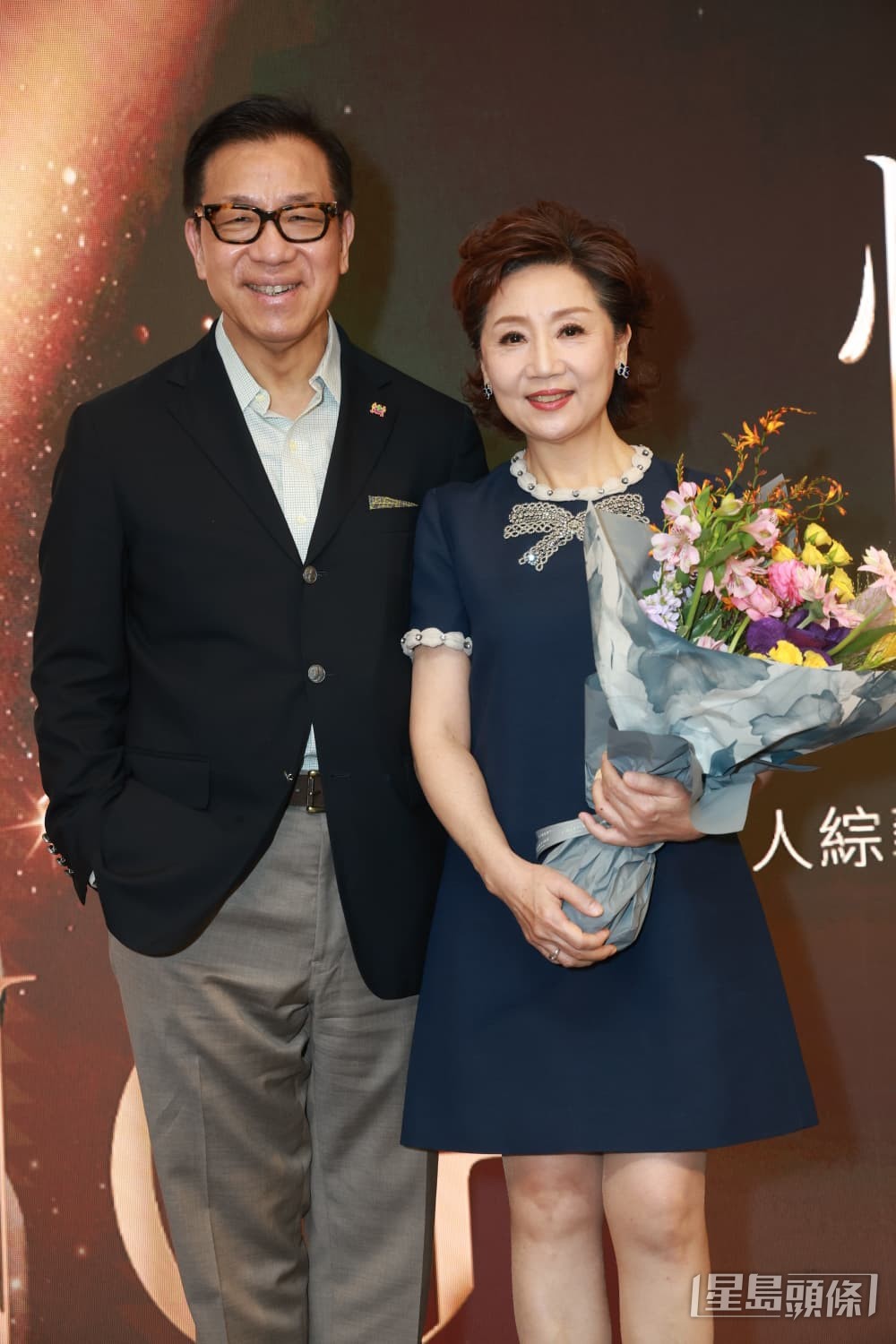 記者會上,丈夫楊偉誠亦到場支持。