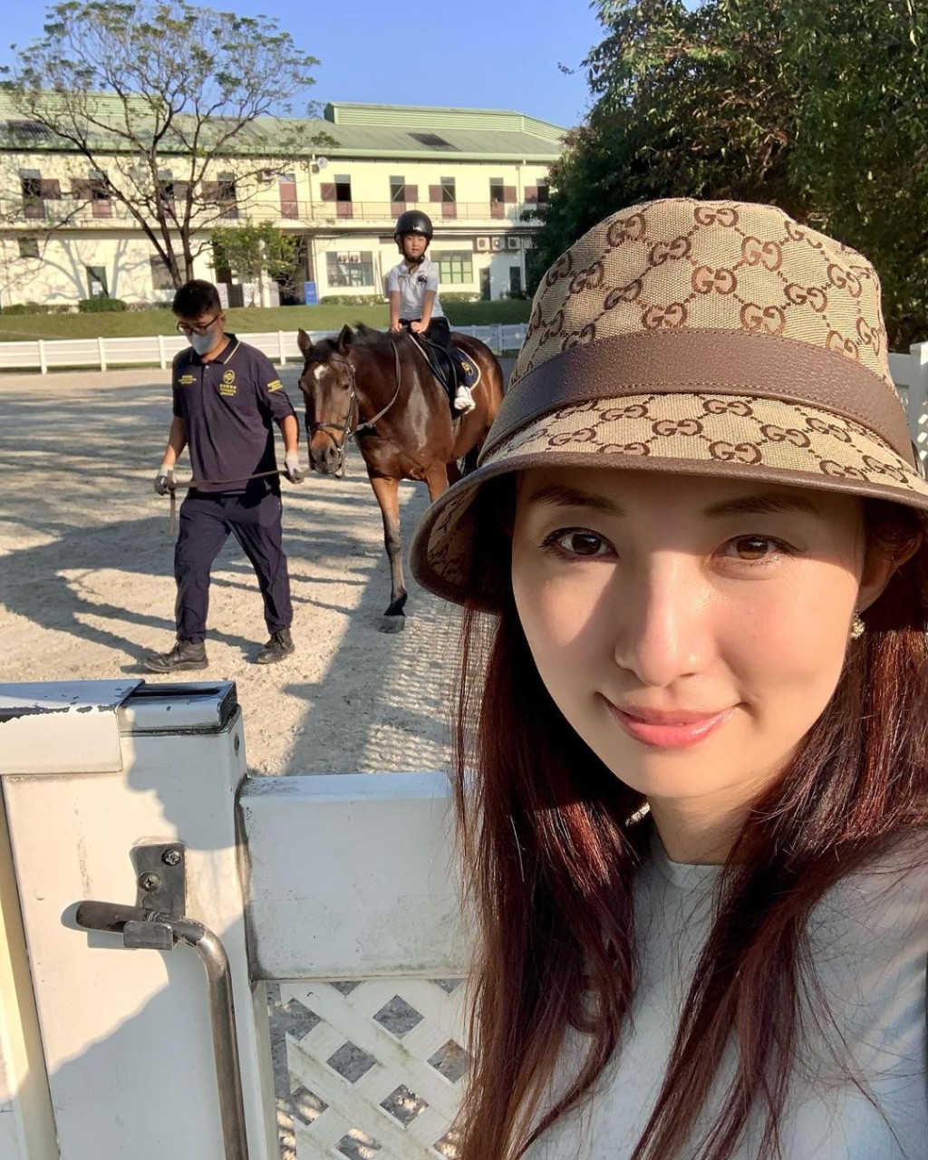 陳爽的女兒亦有學習騎馬。