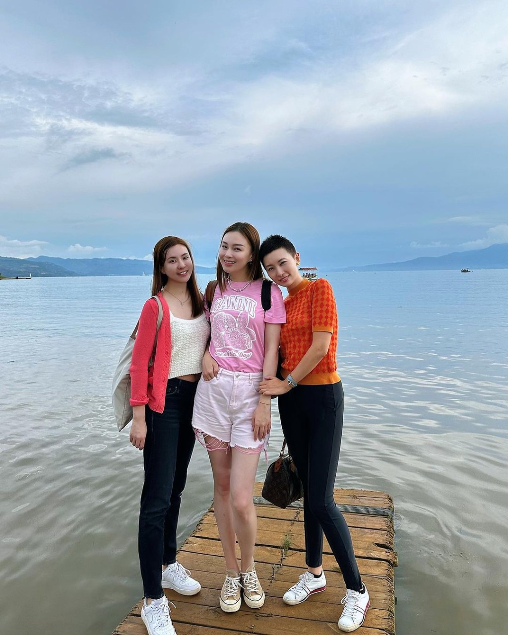 陳爽與朱璇去年曾相約一起去旅行。