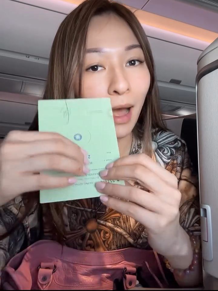 林鈺洧開箱曝光隨身攜帶的物品。