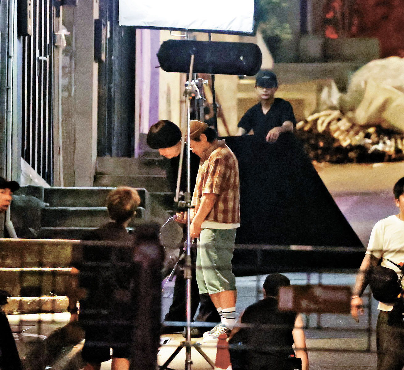 Jer笑言當街屙尿並不尷尬，反而幾盡情。
