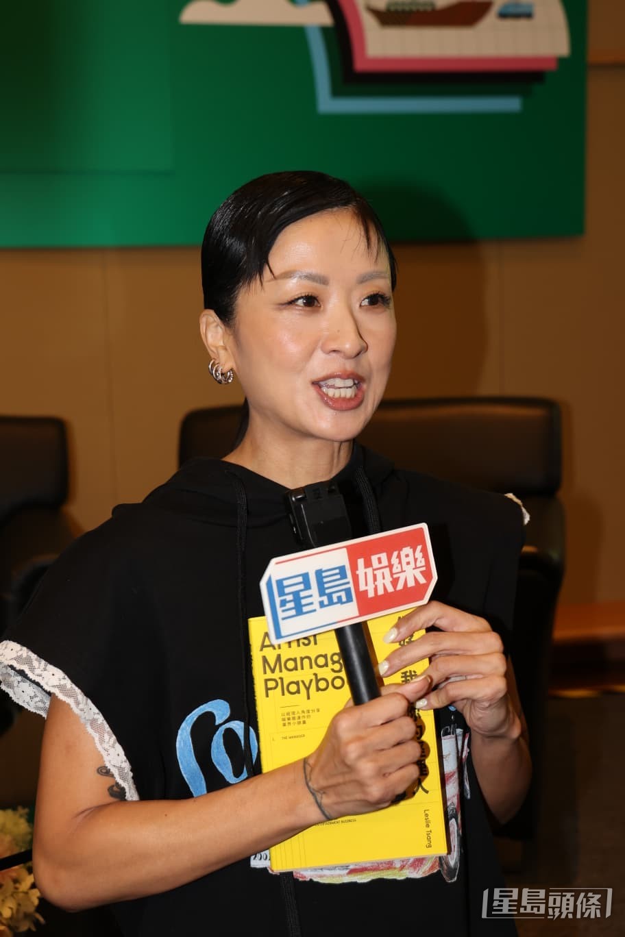 徐濠縈笑言身兼多職,需要經理人協助安排工作。