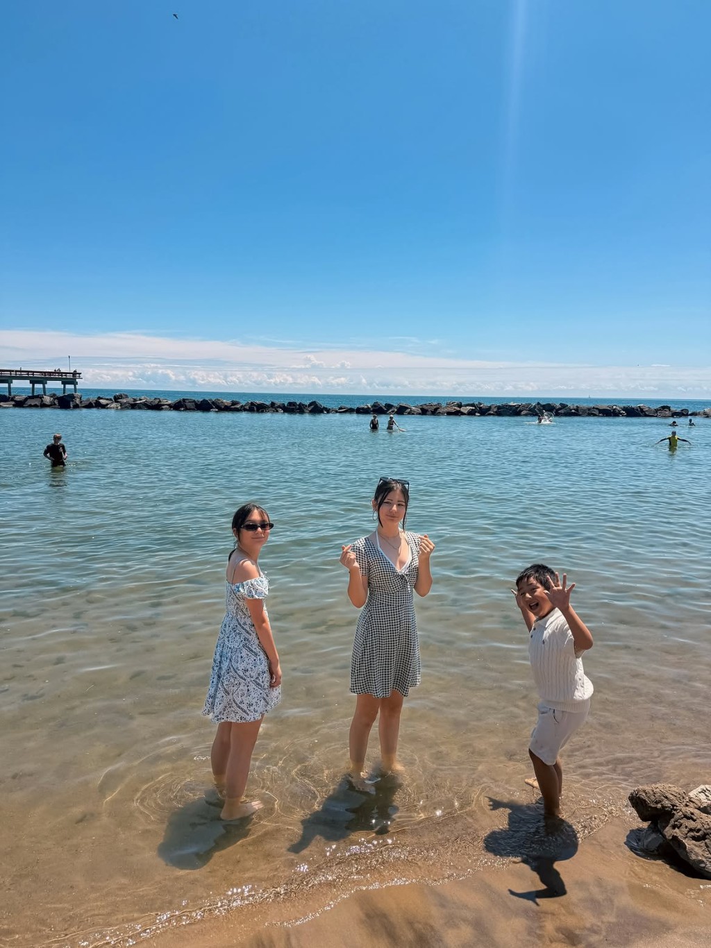 倪晨曦與家人到訪多倫多中央島(Centre Island)。