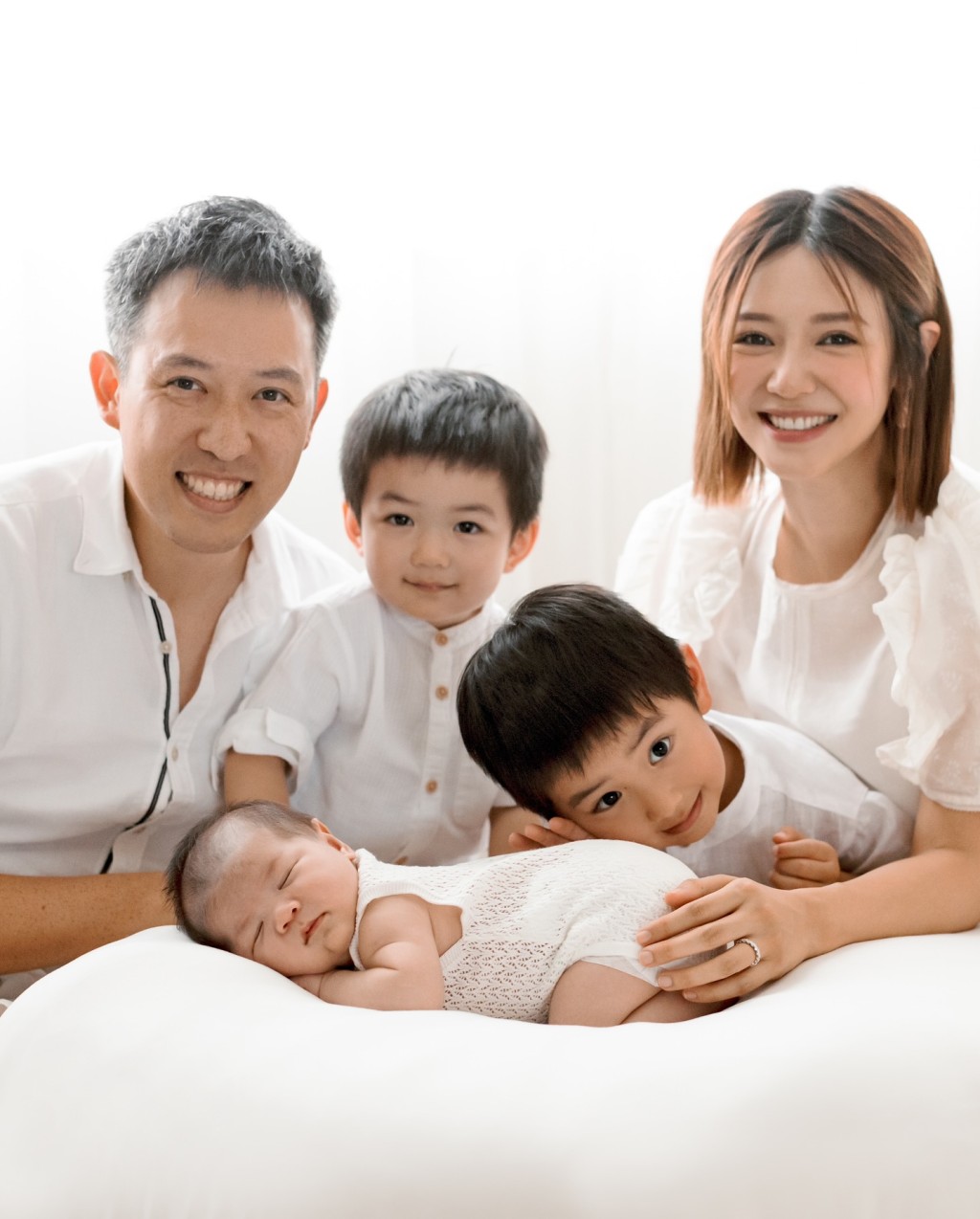 倪晨曦婚後誕下三名兒子。