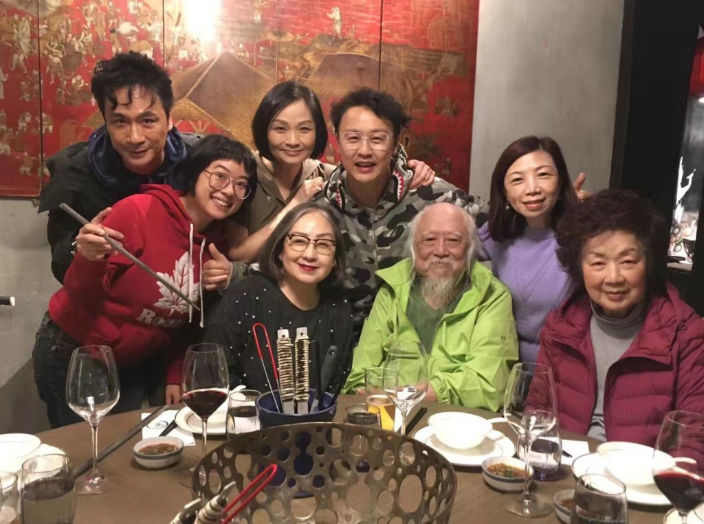 盧宛茵與吳浣儀表示,極少有後輩會主動向她們請教演戲。