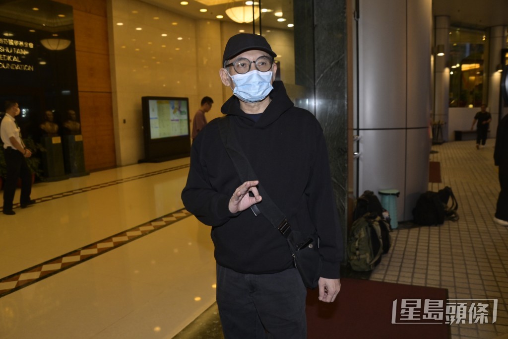 徐克早前到醫院探望前妻施南生，他受訪時懇請大眾給予空間：「多謝大家關心，不過我哋希望大家尊重施小姐（意願），然後畀啲時間空間佢休息同治療。多謝大家。」