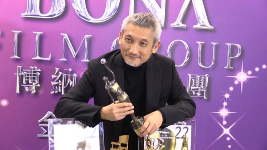 曾有傳徐克搭上年輕30年的私人助理樂樂。 ​