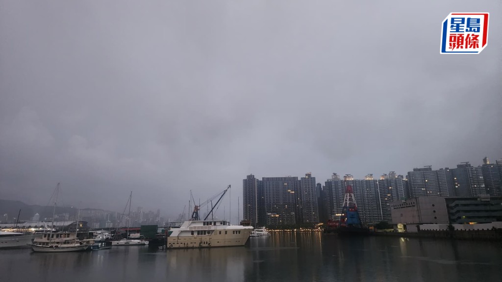 天文台改發紅色暴雨警告 教育局公布學校停課安排