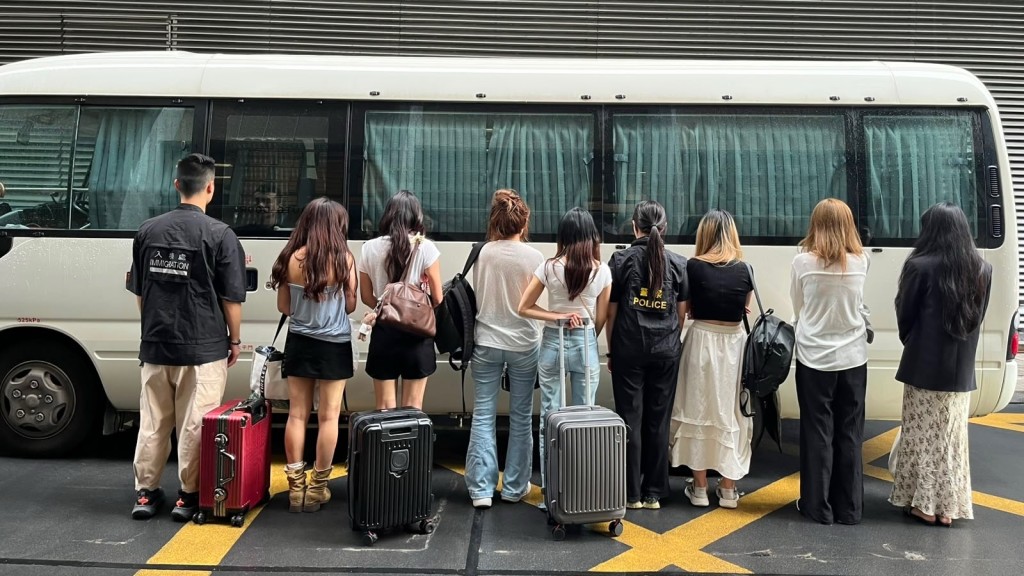灣仔警區聯同入境處掃黃 拘捕七名涉嫌違反逗留條件內地女子