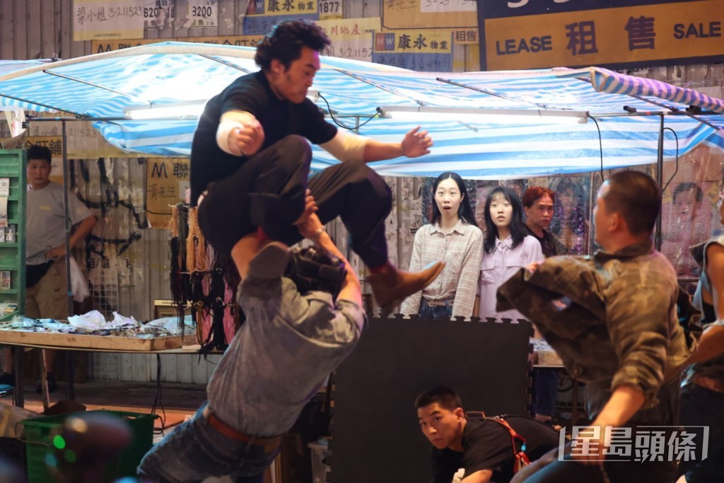 動作有力,看起來有板有眼。