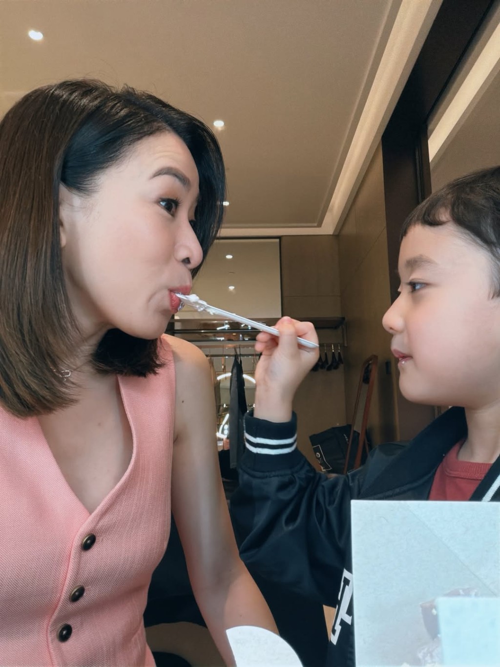 佘詩曼非常疼愛陳山聰5歲的兒子Jaco。