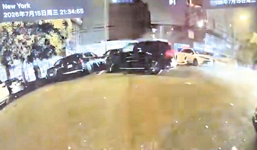讀者提供的行車記錄器視頻截圖,可見涉事車輛在停車場內發生碰撞。