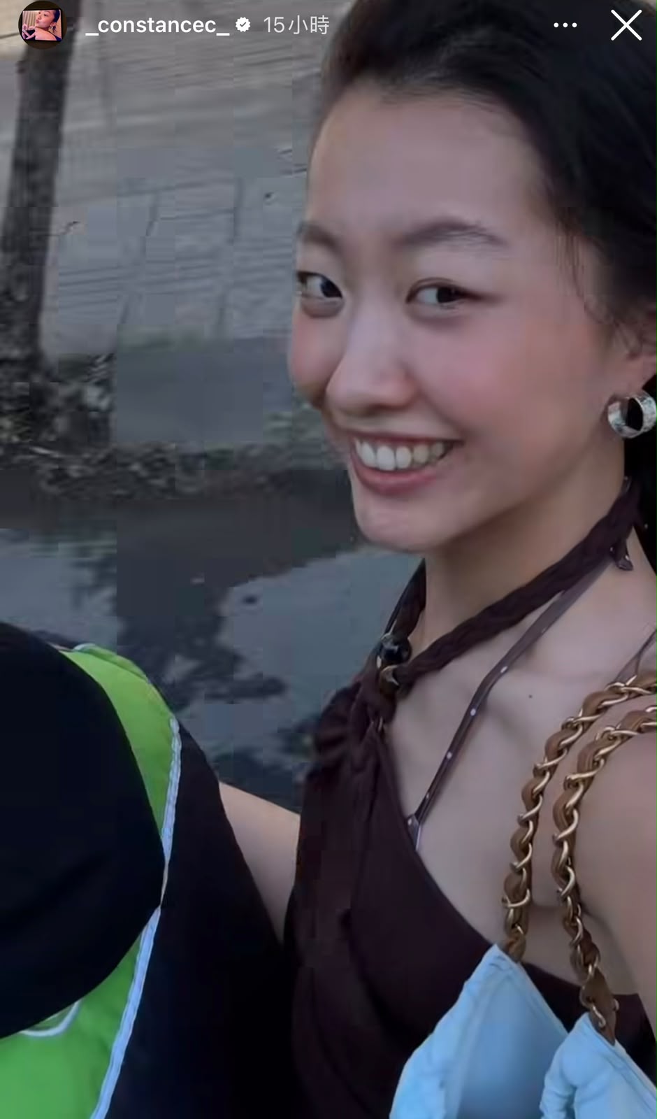 陳康堤到外地旅行，享受假期時光。