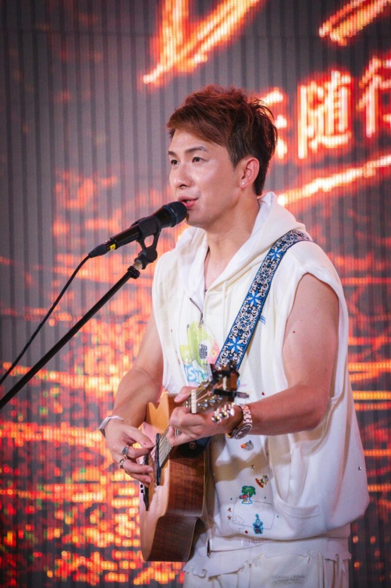 一日三場快閃busking創紀錄 周吉佩廣州獲男粉絲高呼「我愛你」