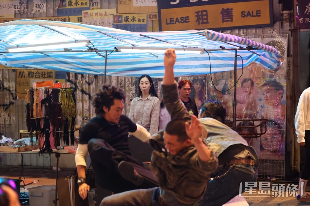 劇組早前在廟街一帶封街進行取景。
