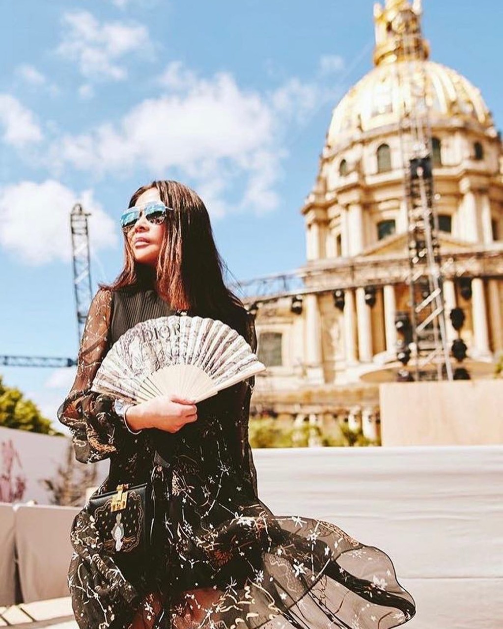 榮文蔚是中信泰富前主席榮智健的侄女。