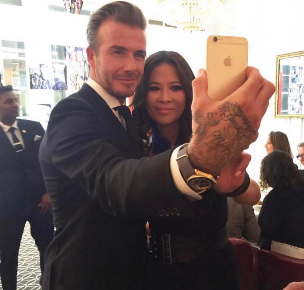 榮文蔚過往曾與碧咸（David Beckham）合照。